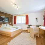 Glöshof 3*